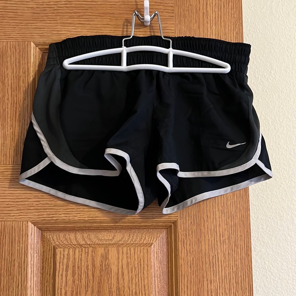 Nike Women’s NWOT Size Small Shorts